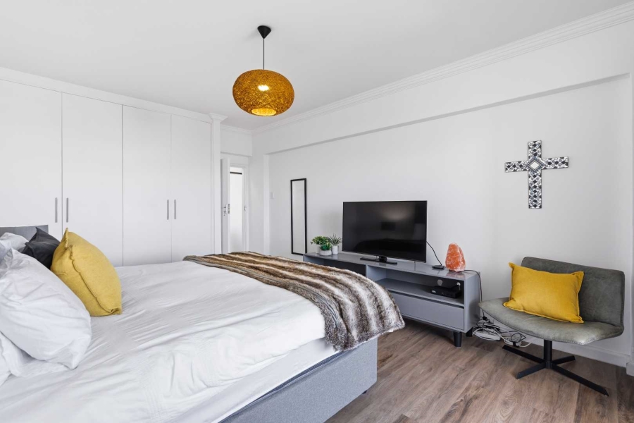 2 Bedroom Property for Sale in Sea Point Western Cape
